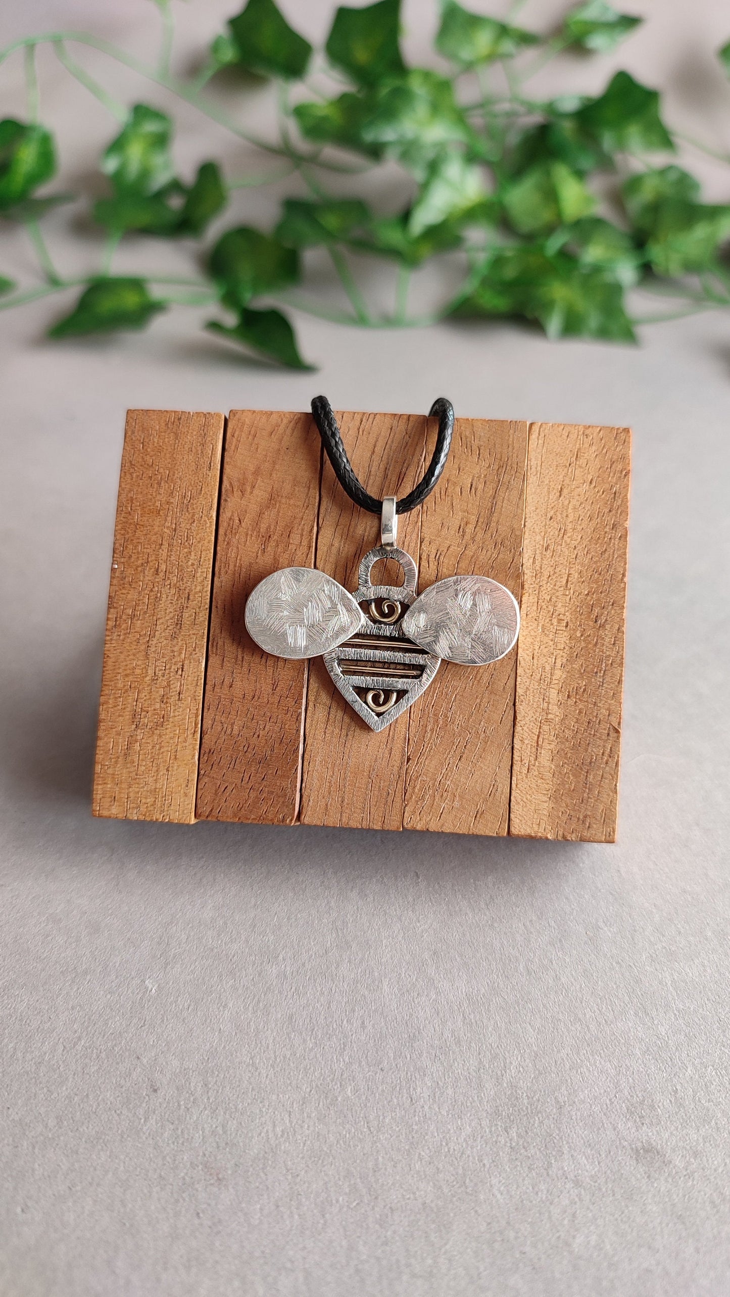 Bee Pendant with movable wings