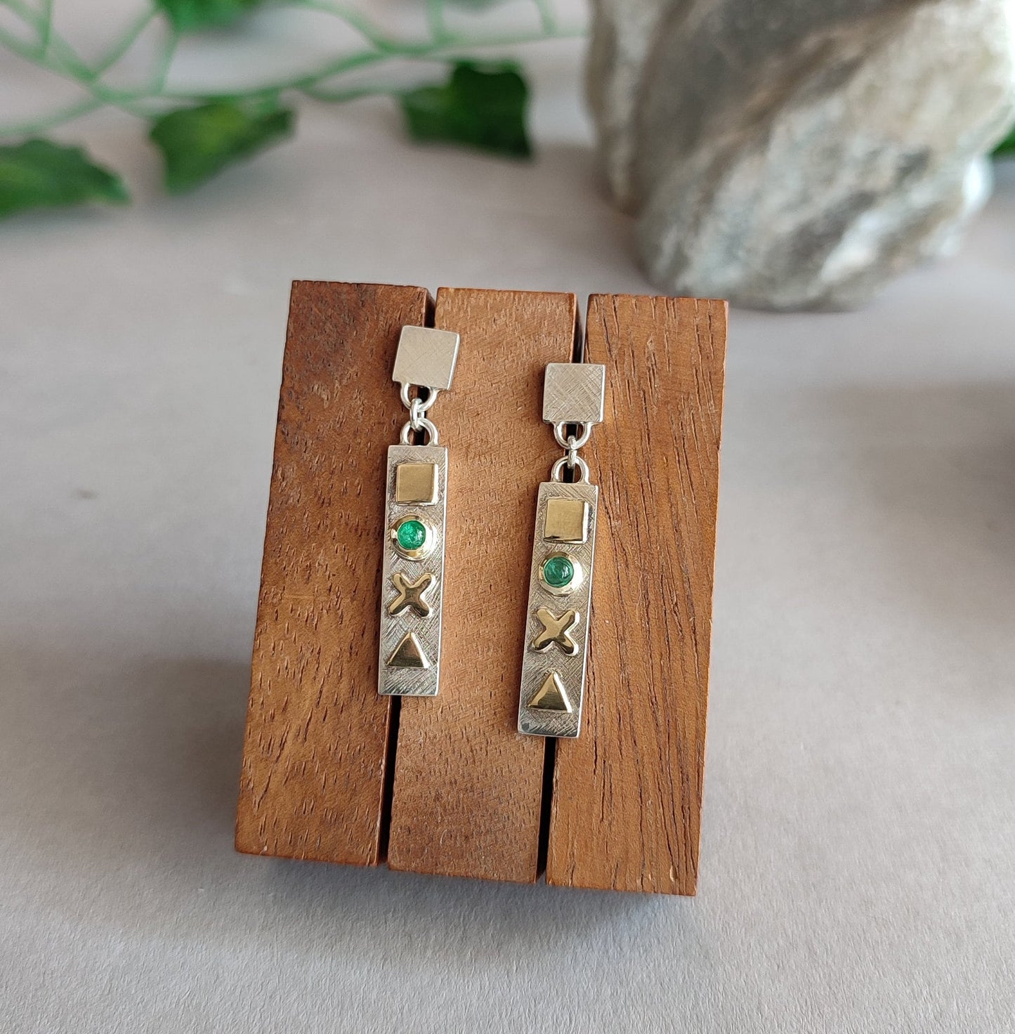 Gamer Earrings with Emerald and 14ct gold - "press continue"