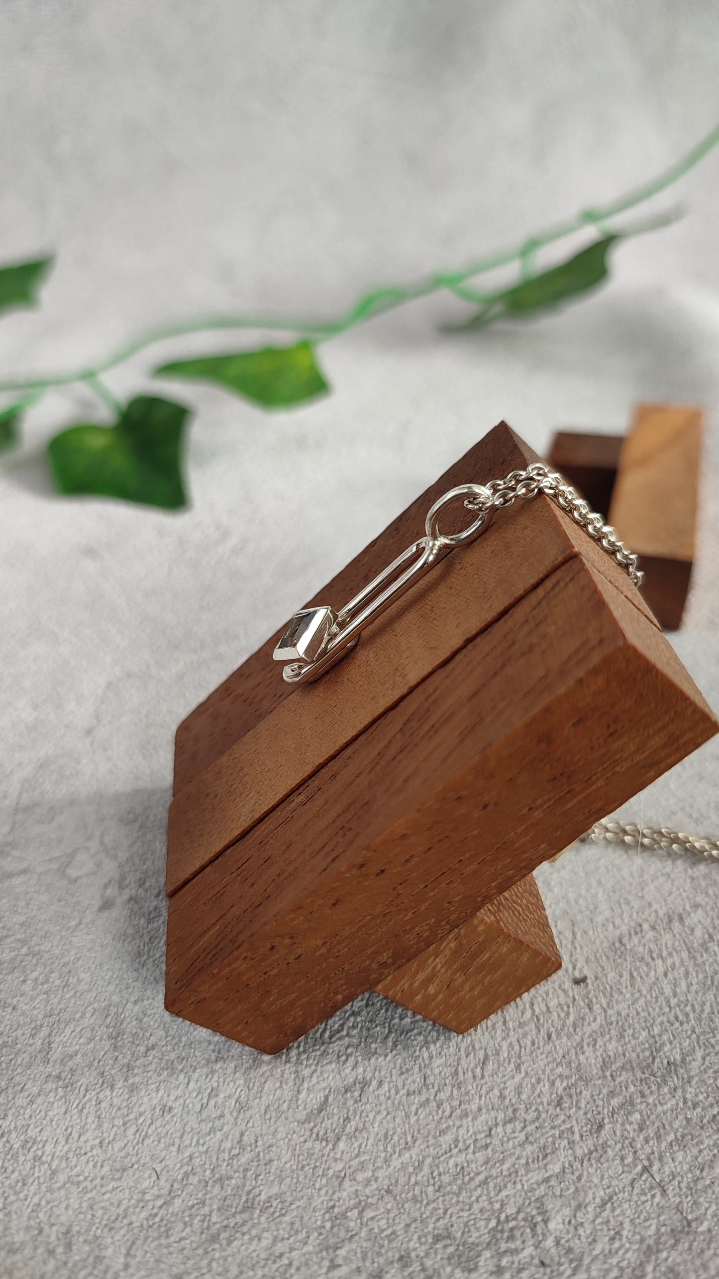 Sliding smoky quartz Pendant