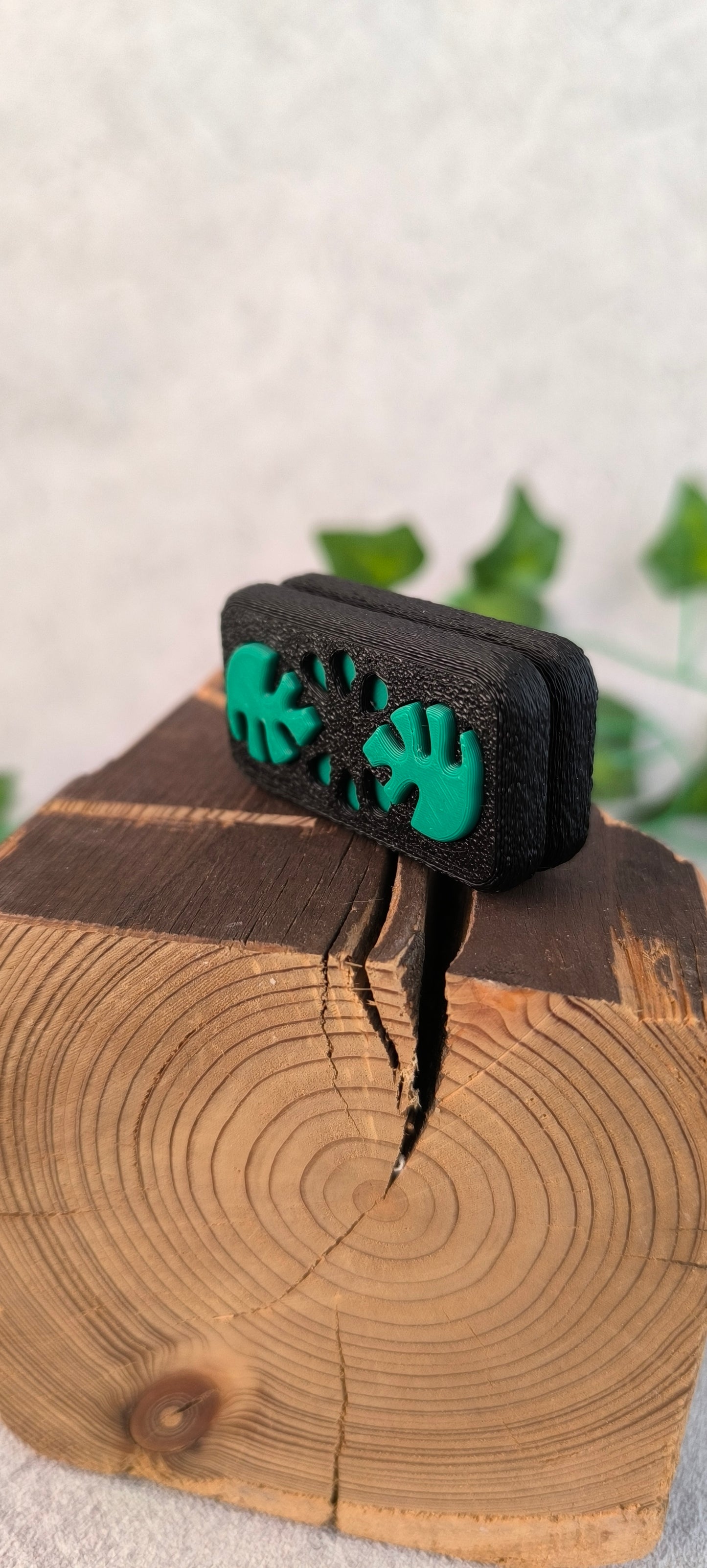 Monstera Fidget Slider