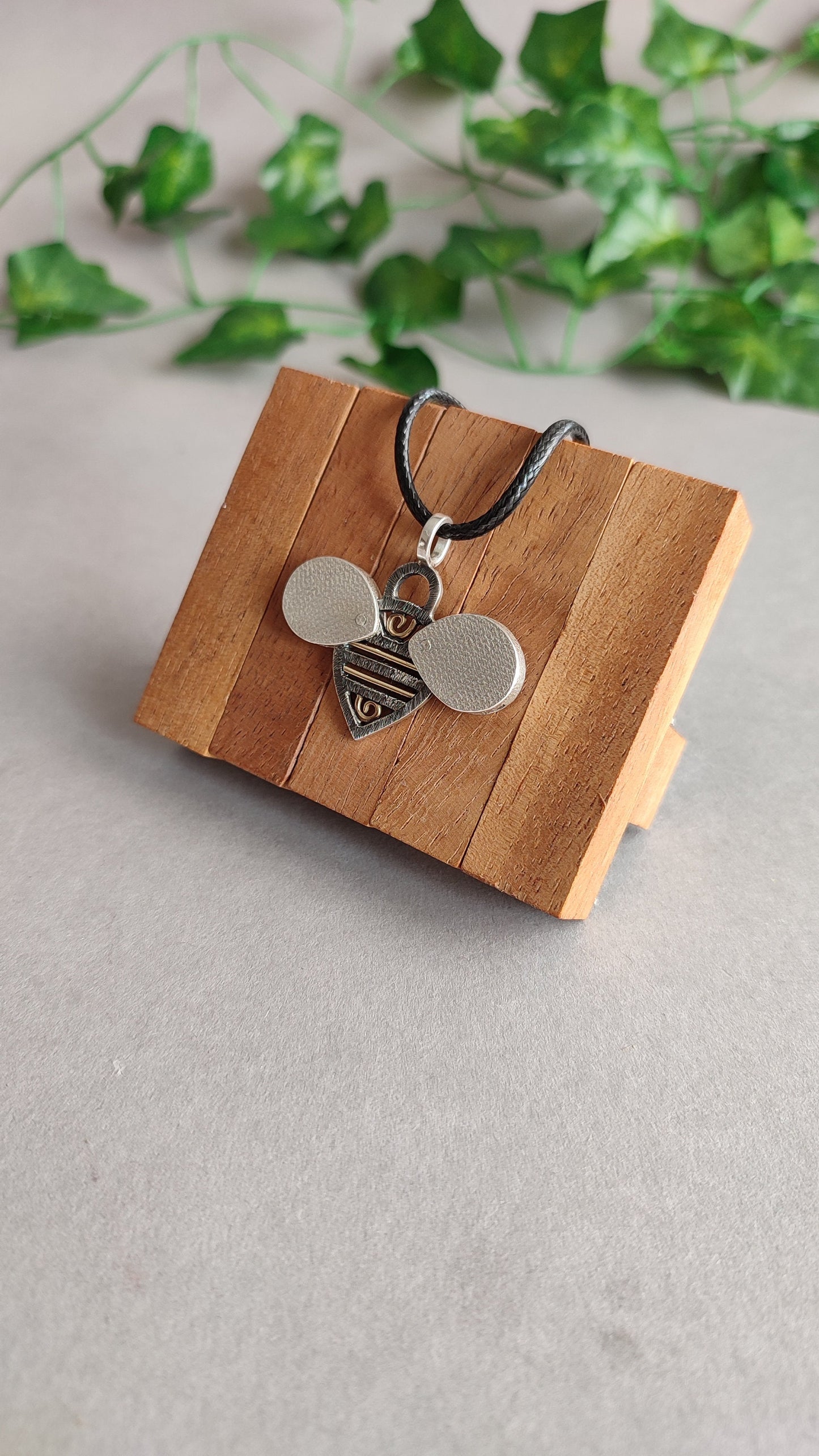 Bee Pendant with movable wings